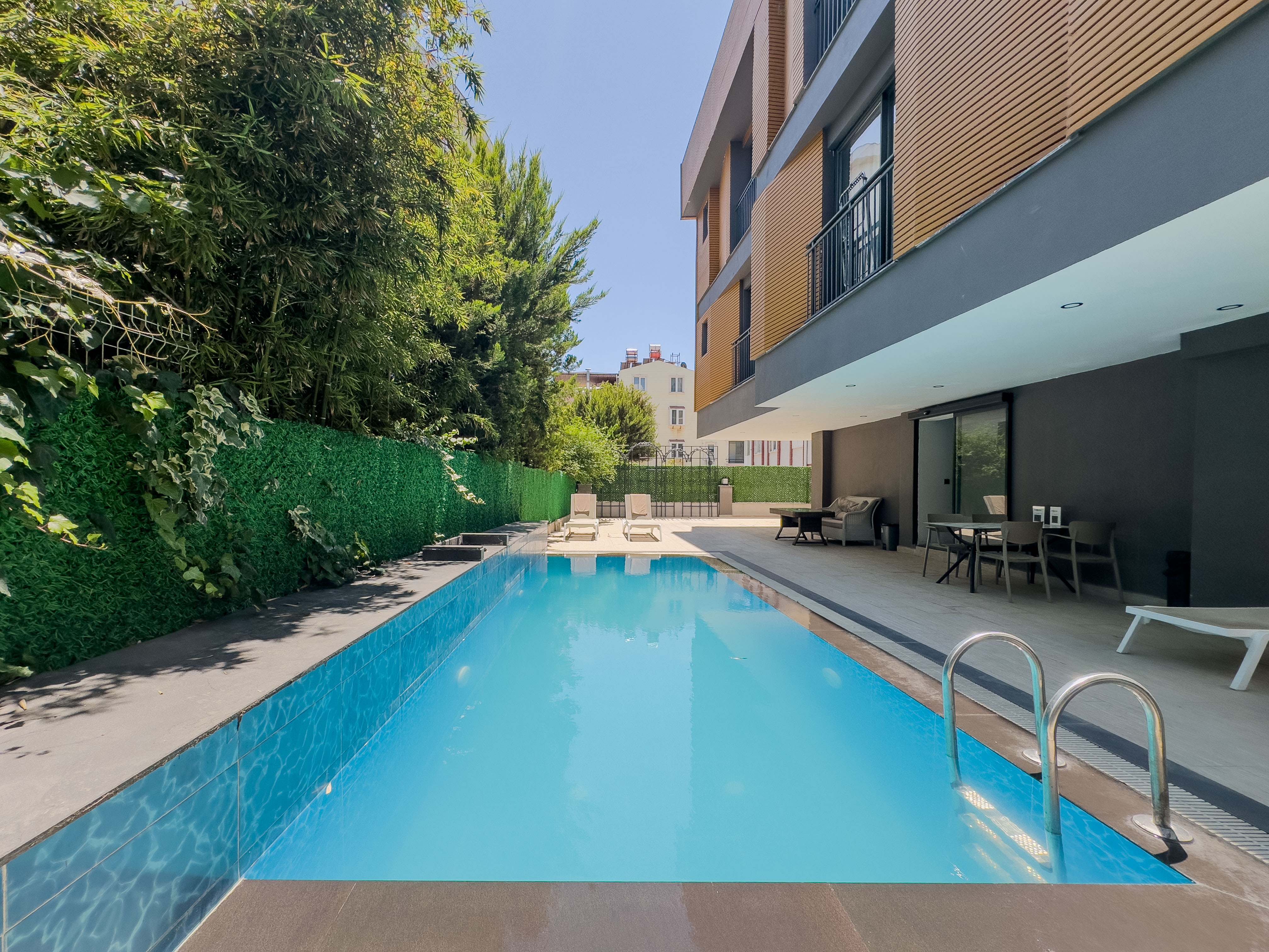 Leaf River Suites