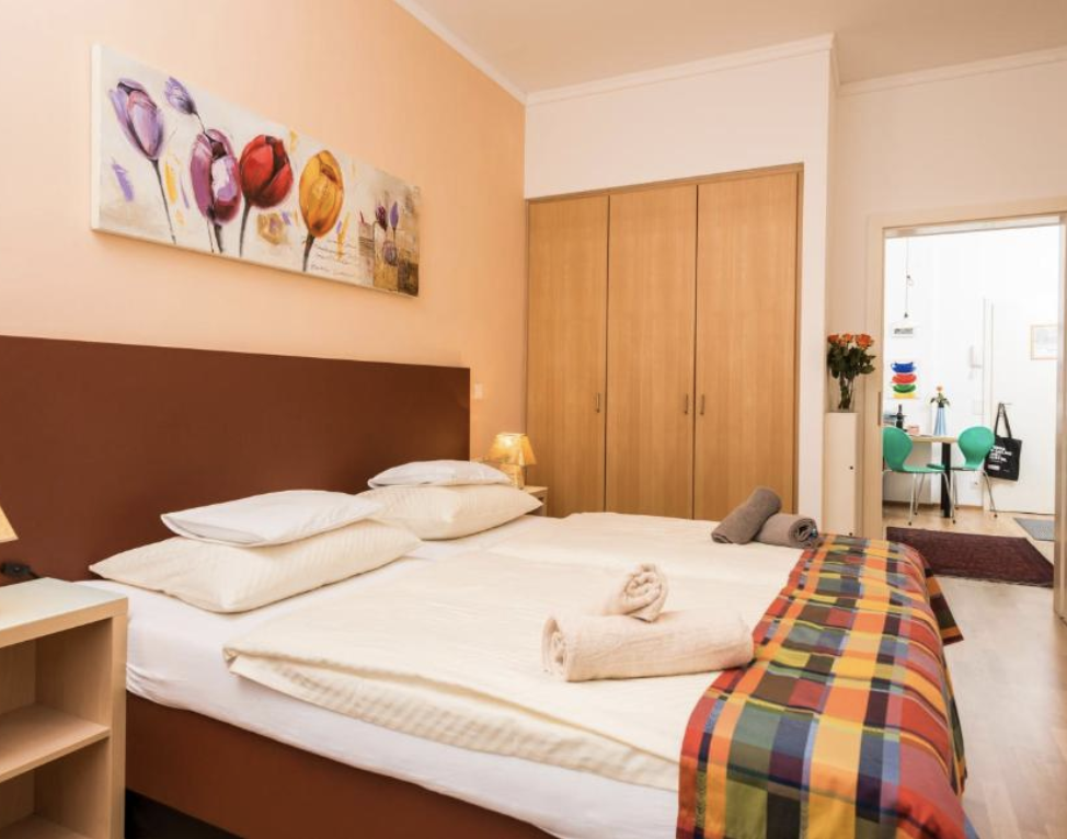 Studio (2 Adults) #AP5