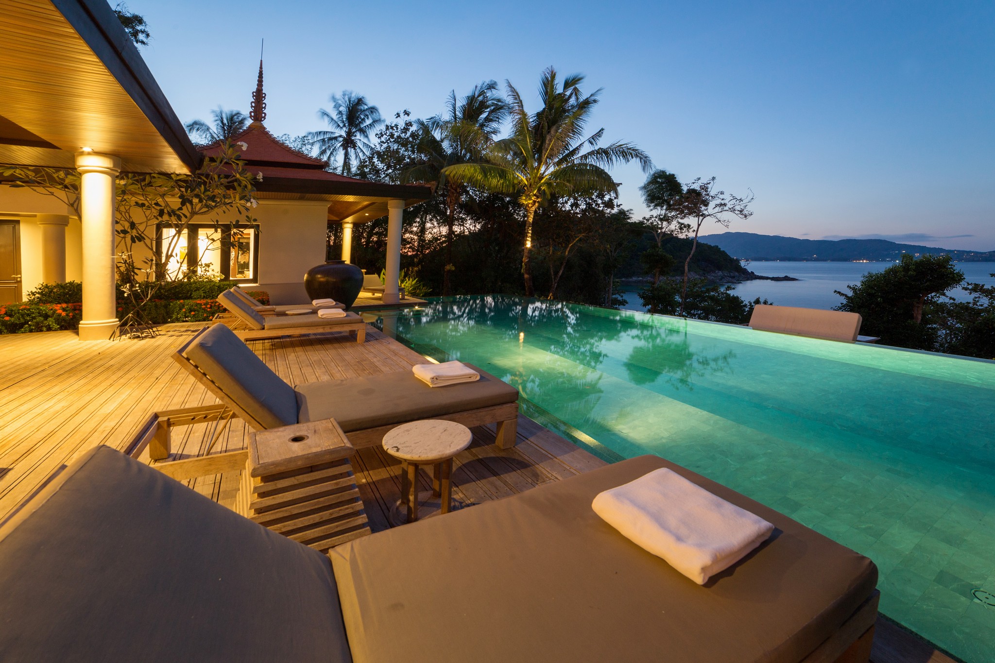 4 Bedroom Ocean Front Residence (RV25)	