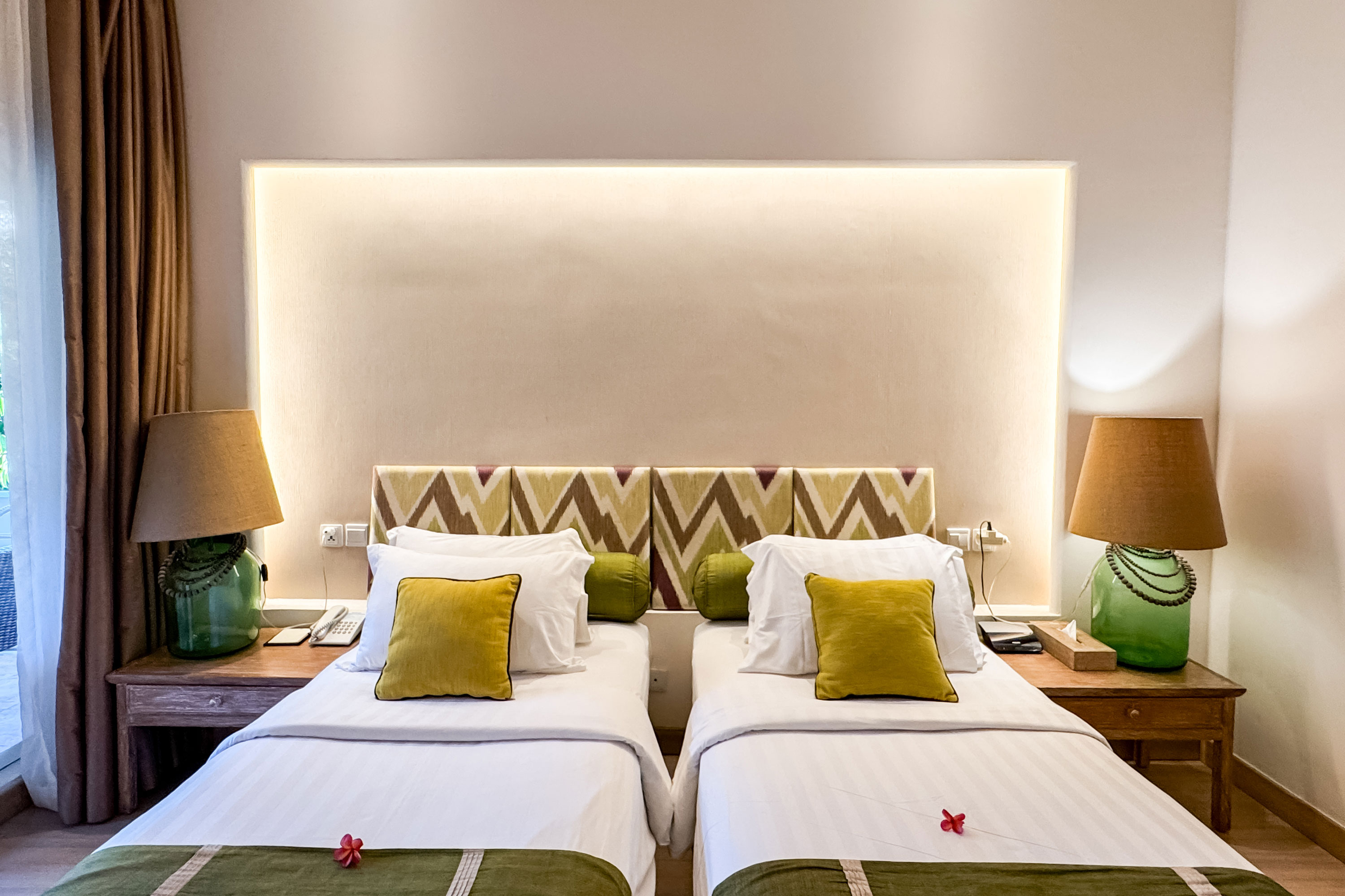 Deluxe Club Hollywood