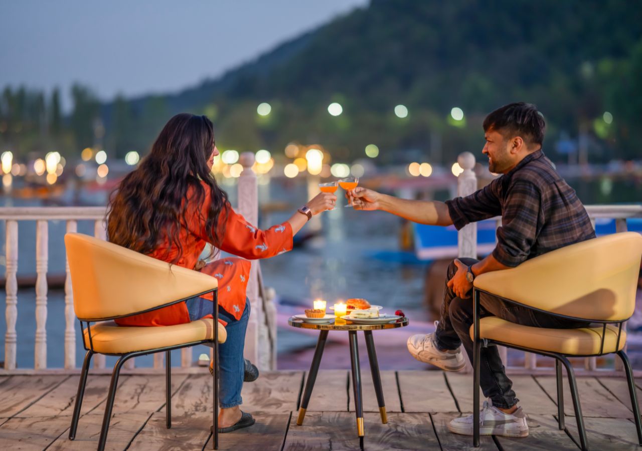 Moustache Houseboat Srinagar