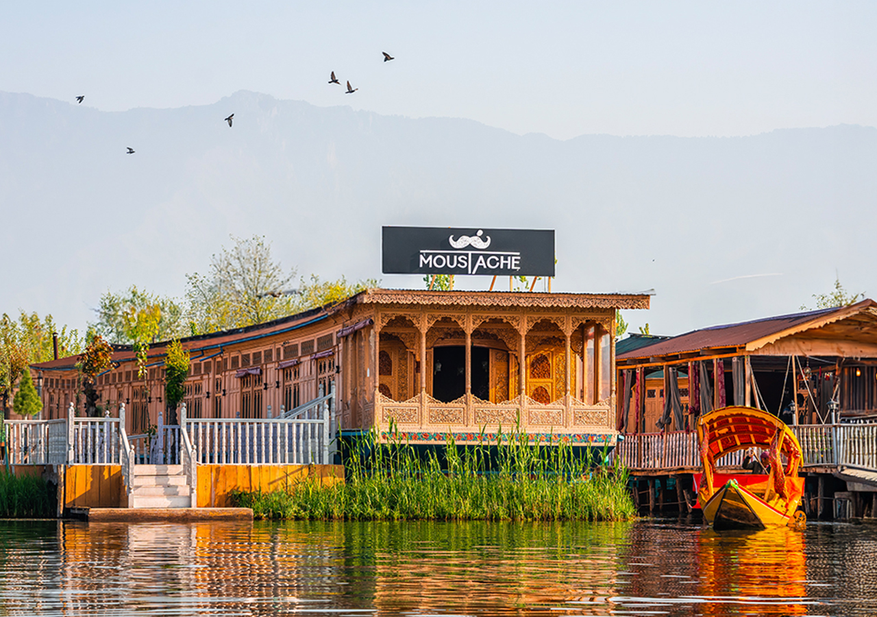 Moustache Houseboat Srinagar