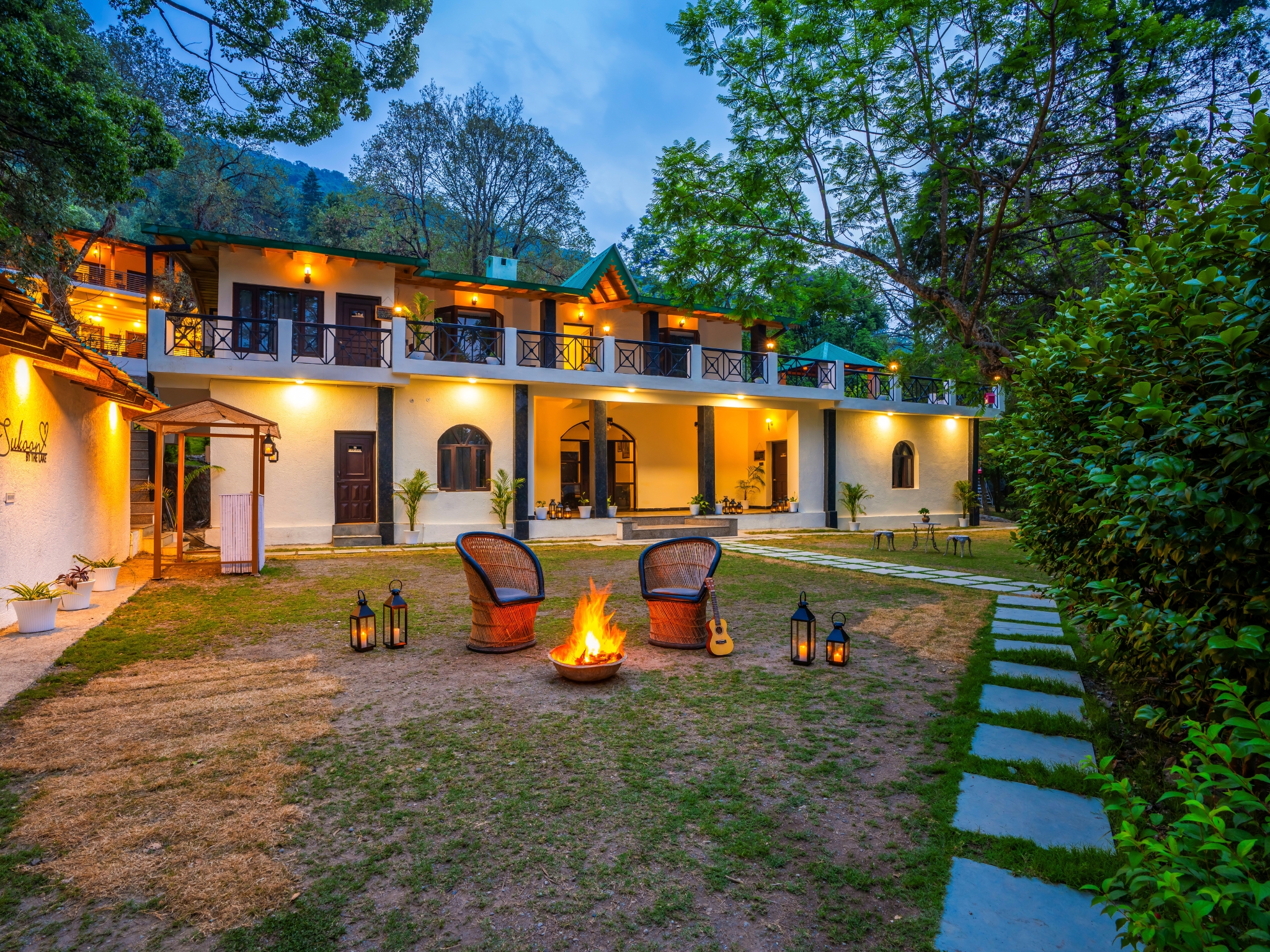 Moustache Select Naukuchiatal