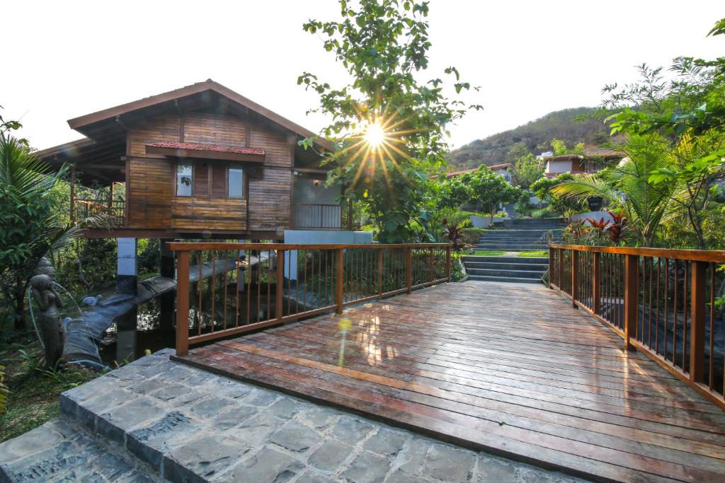 Toyam By Orchid Hotels