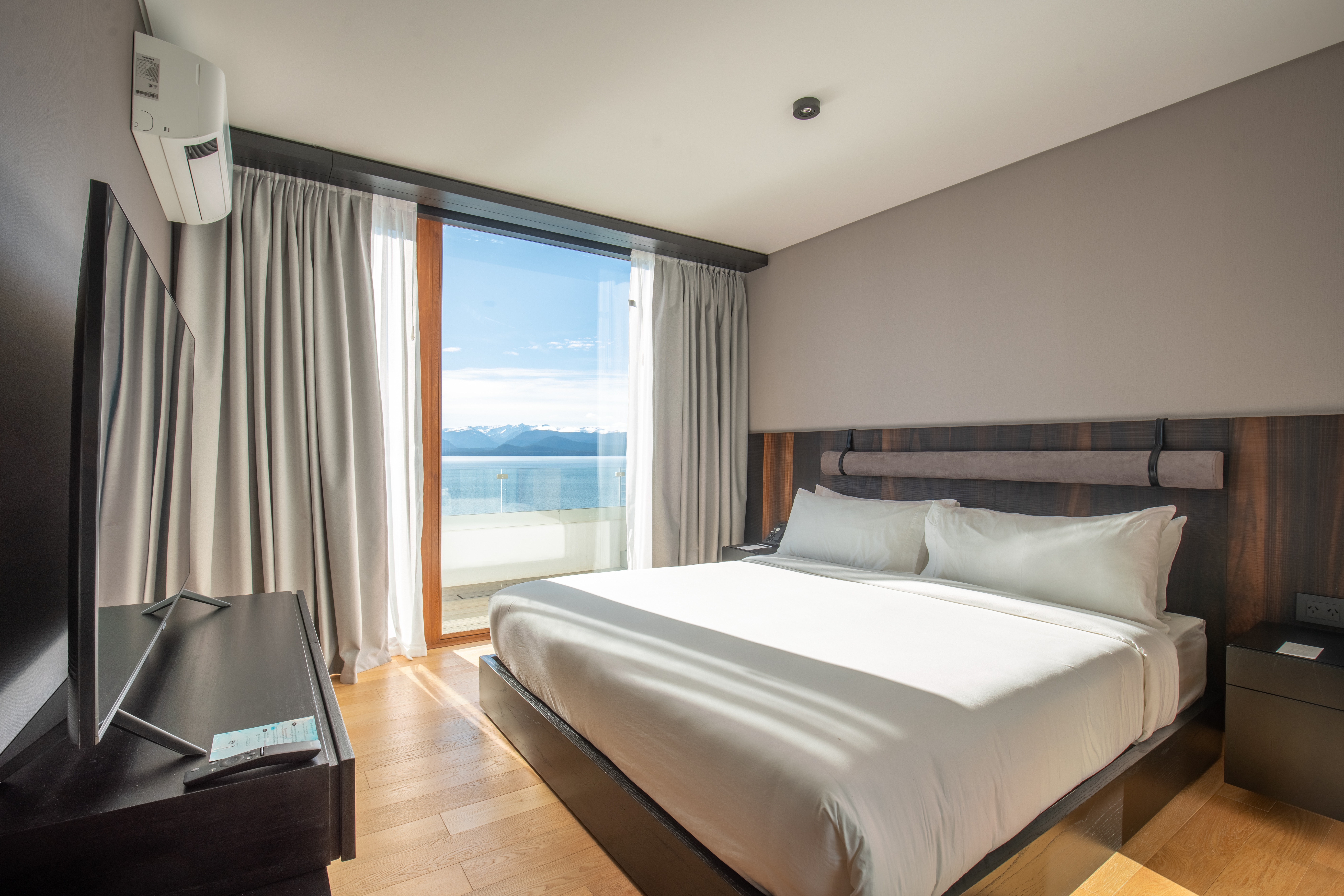 Suite 1 King Bedroom - Lake View