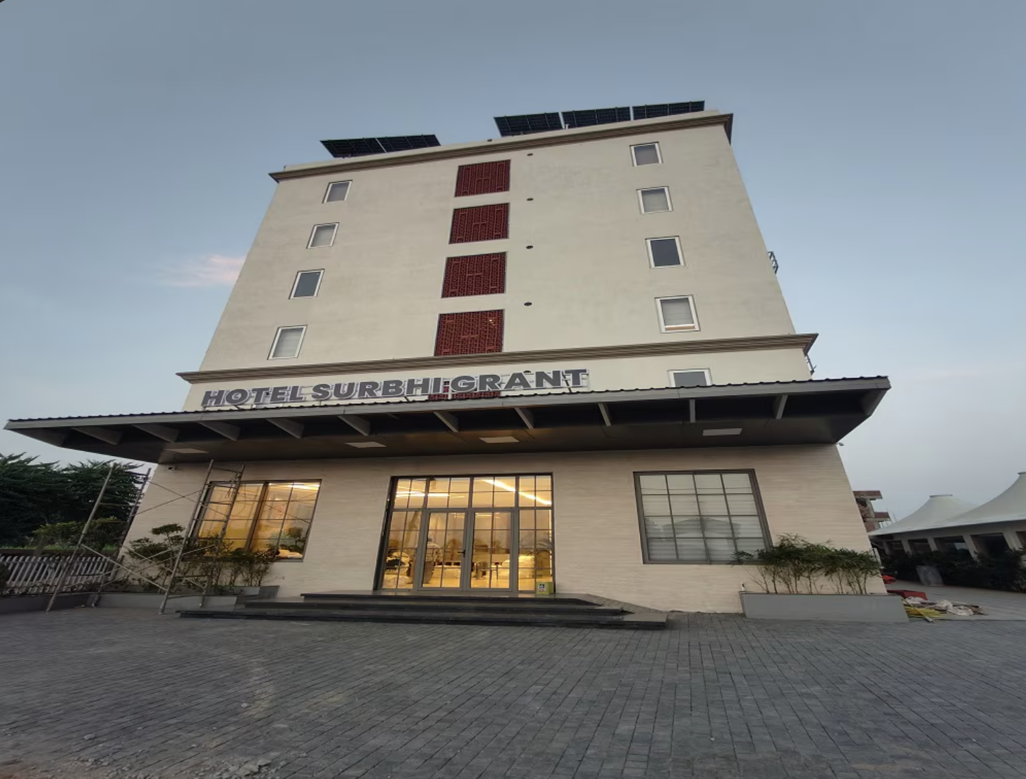 Hotel Surbhi Grant By Gazebo	