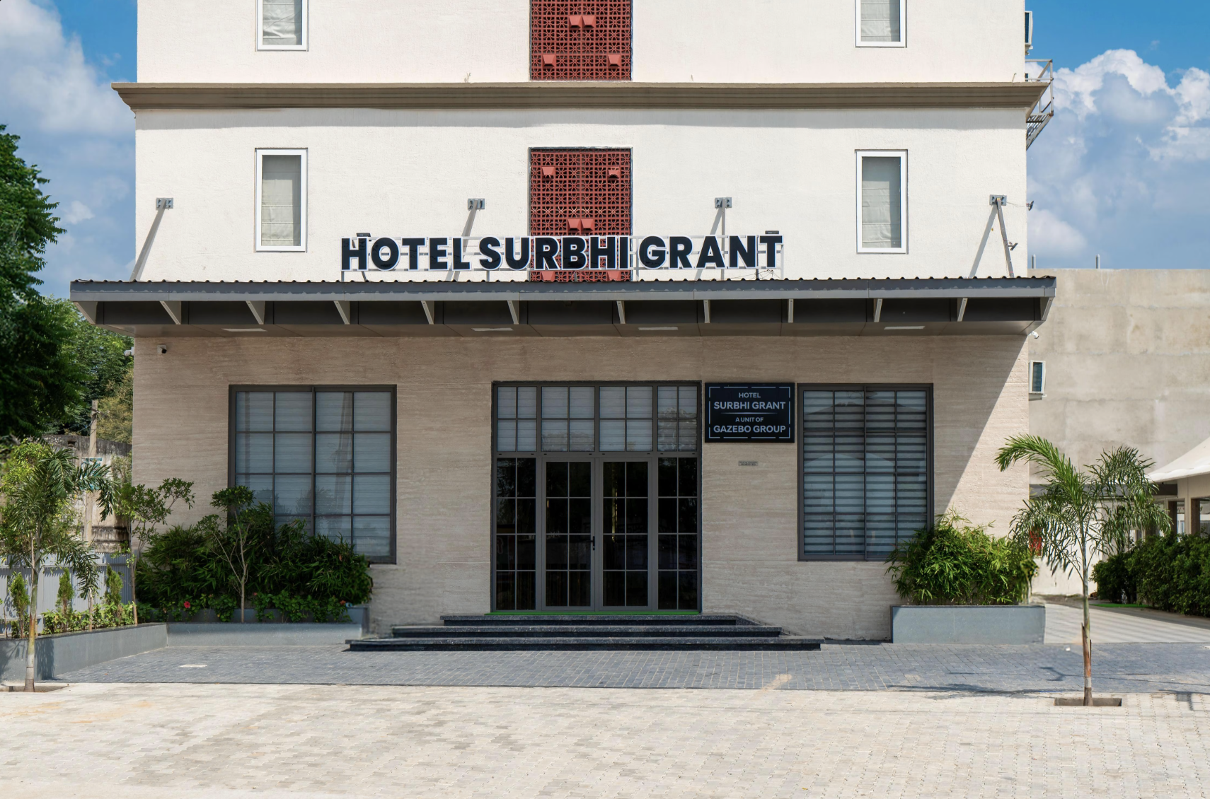 Hotel Surbhi Grant By Gazebo	