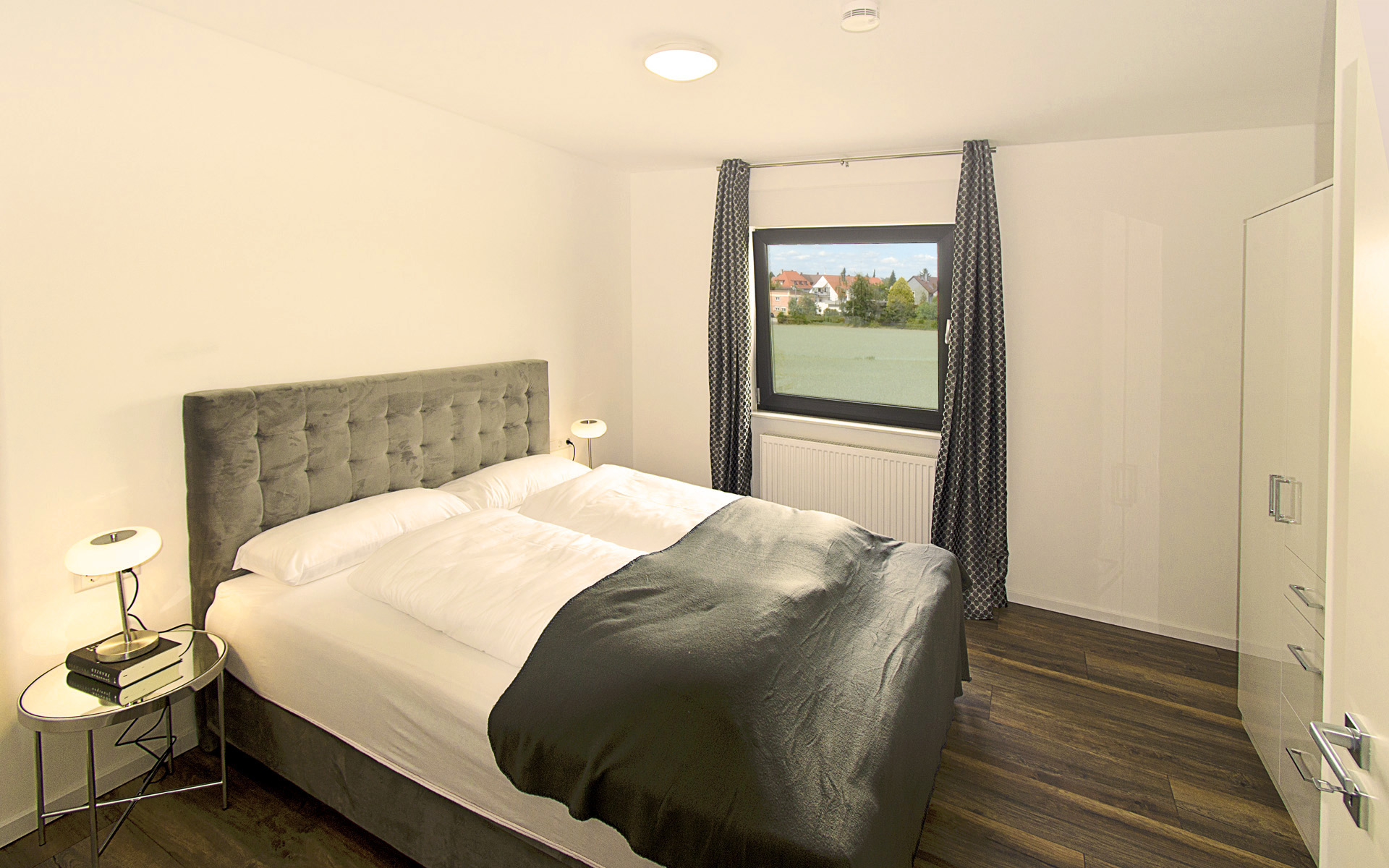 Deluxe One-Bedroom Apartment with Balcony or Terrace