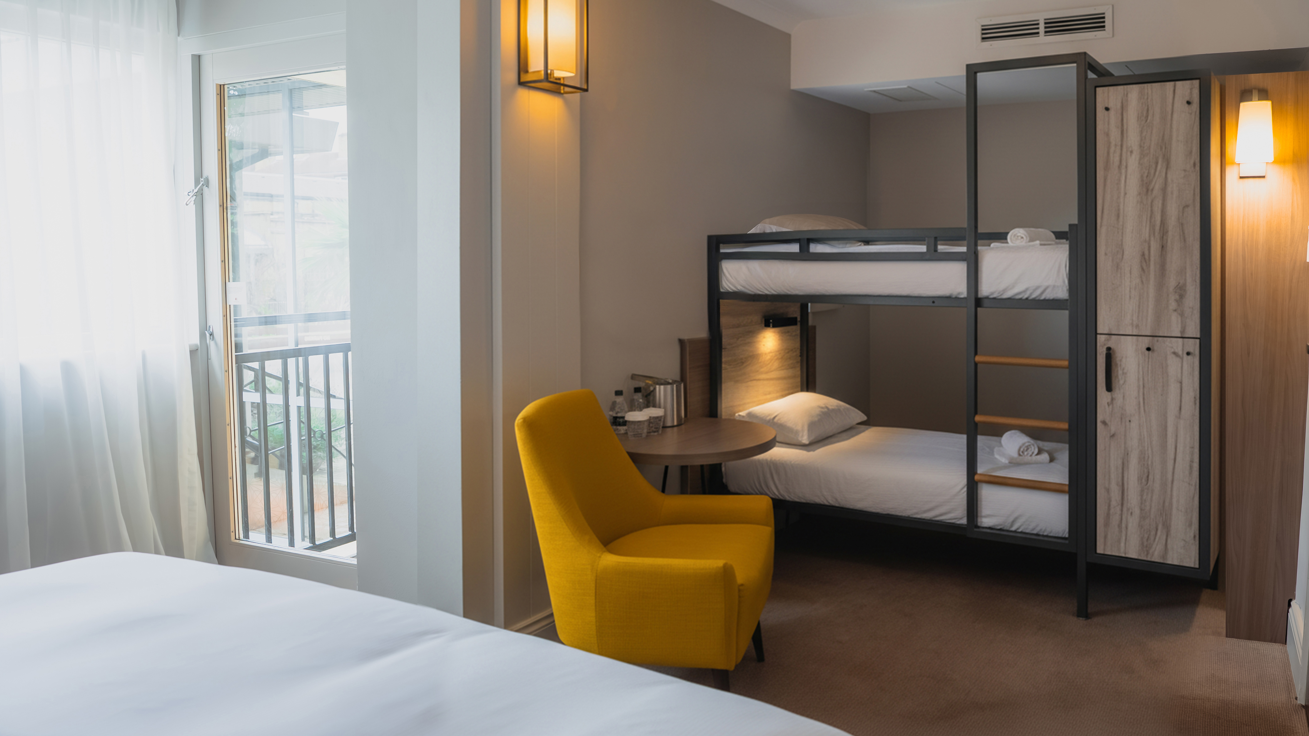 a&o London Docklands Riverside