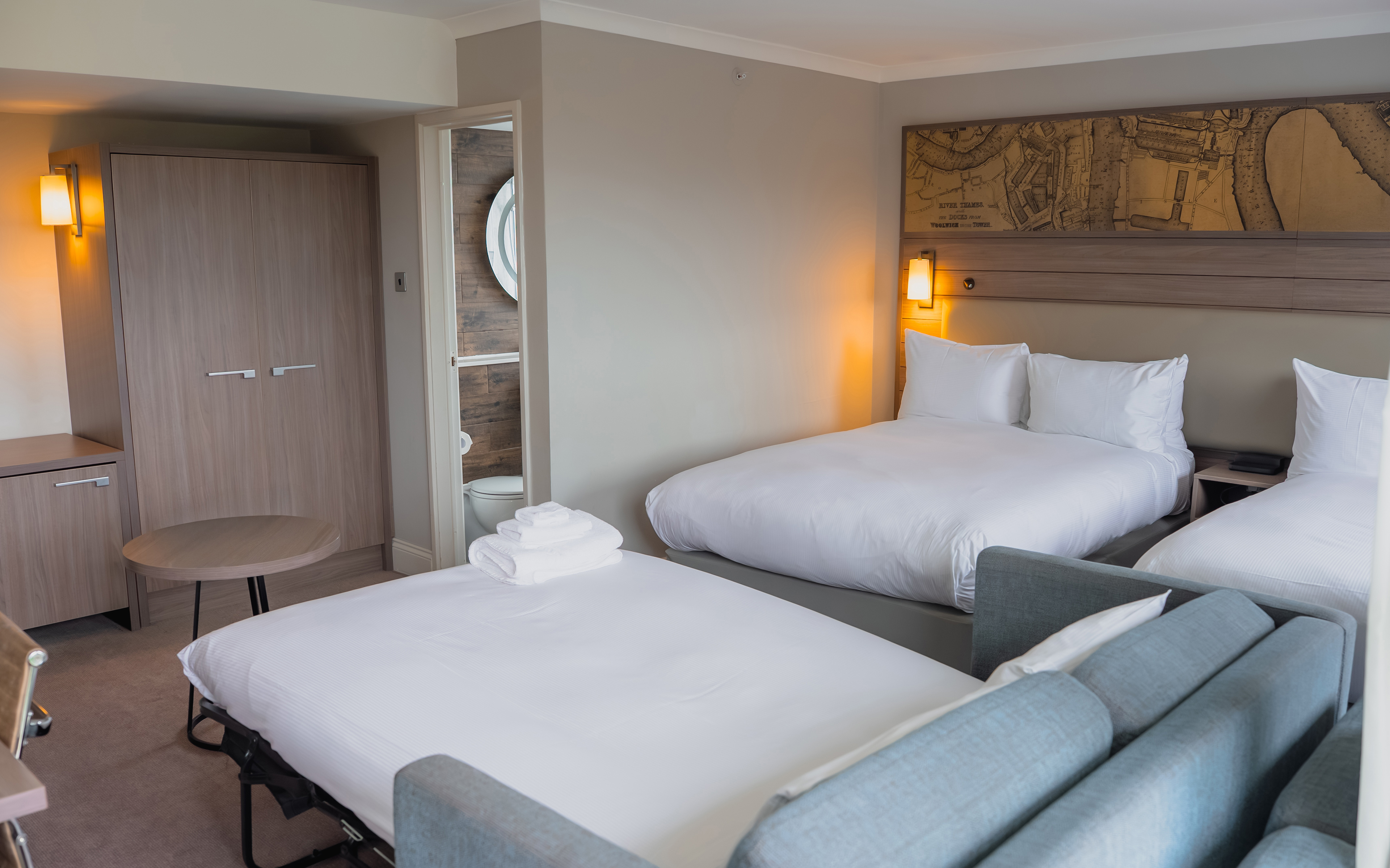 a&o London Docklands Riverside