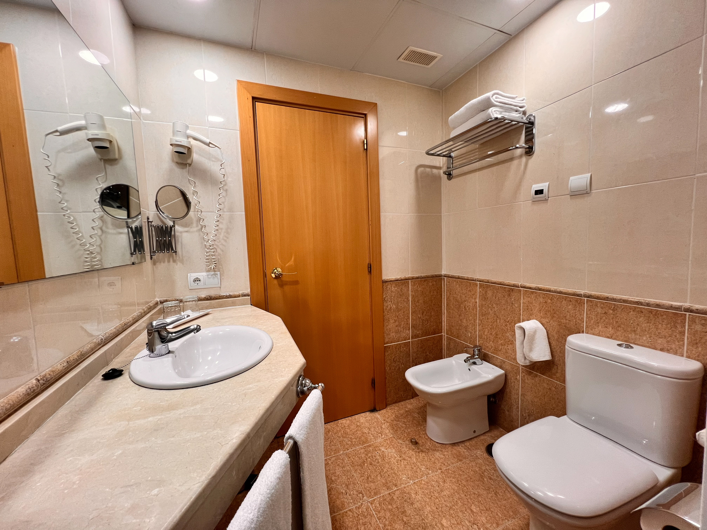 Classic Double or Twin Room 1AD