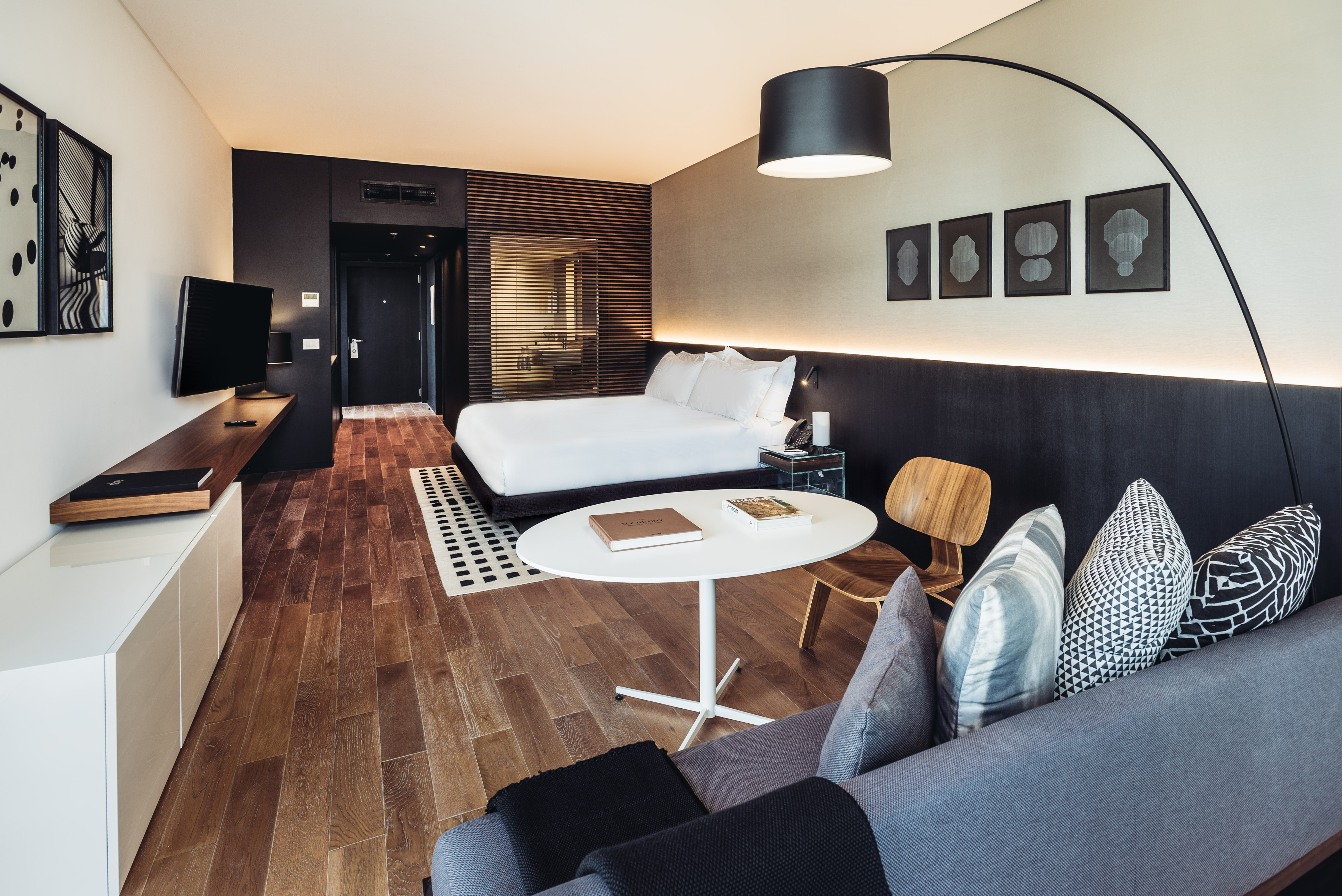 Superior King Corner