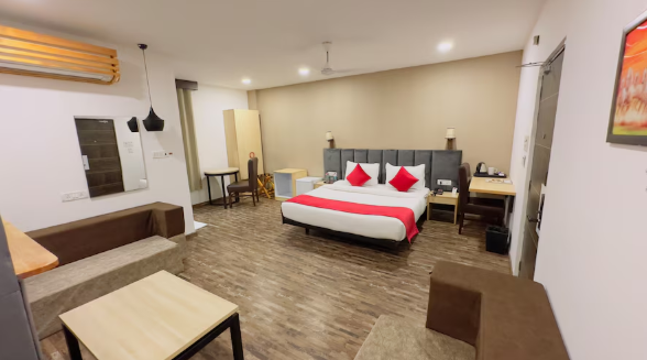 Premium Club Room with Balcony