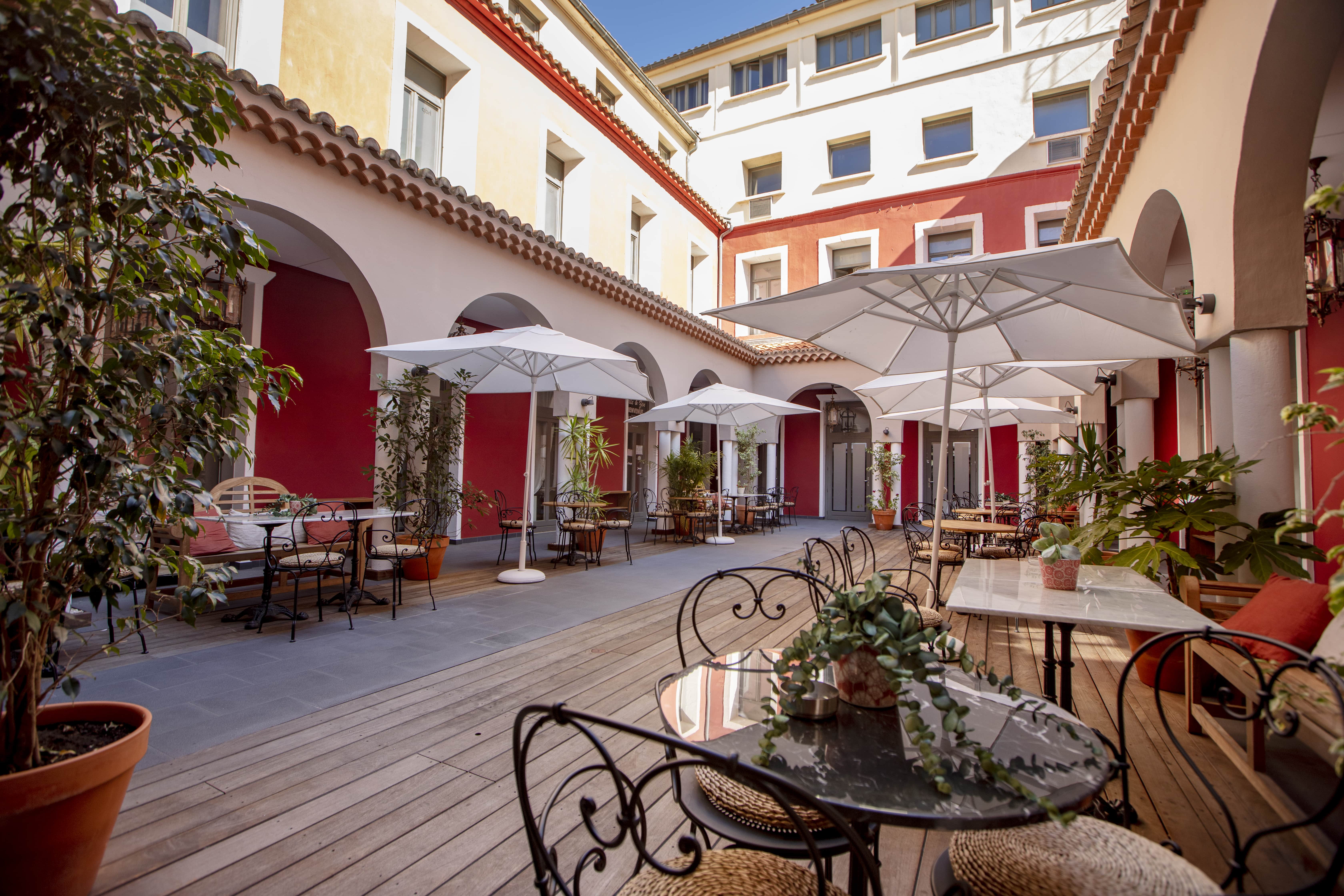 Hotel de Paris in Sète