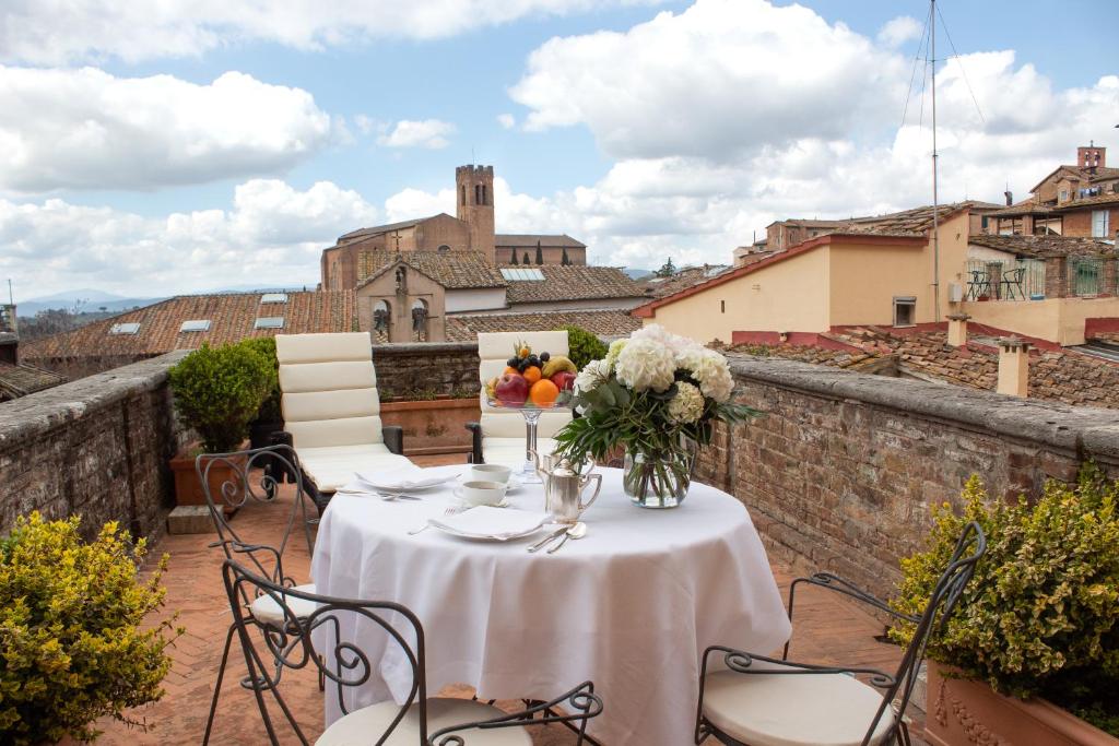 Deluxe Double or Twin Room with Terrace @ Grand Hotel Continental Siena   Starhotels Collezione