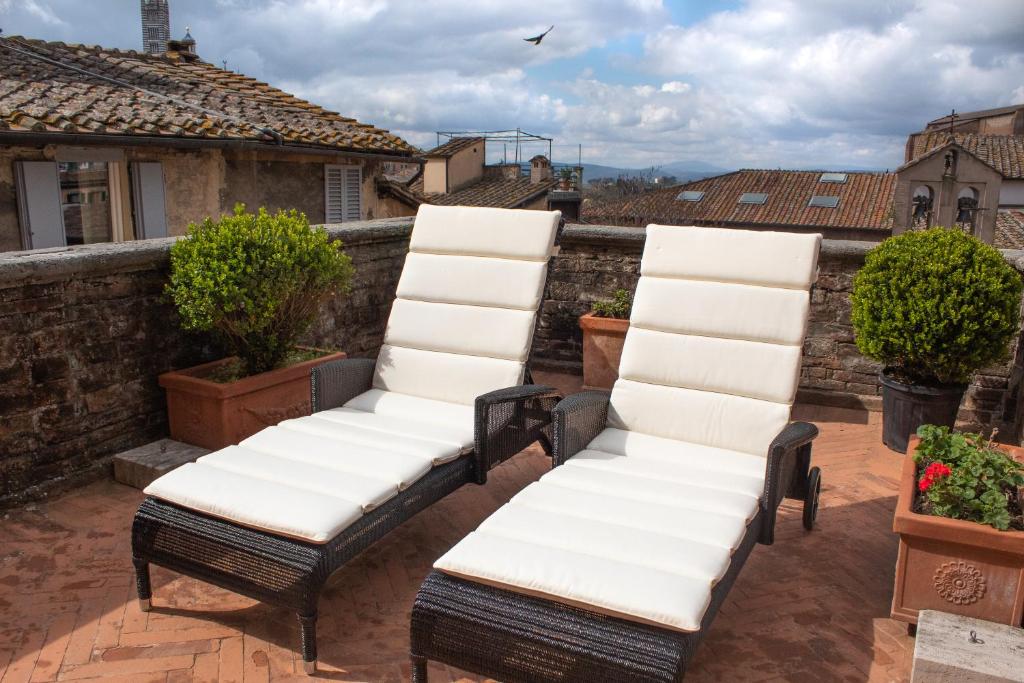 Deluxe Double or Twin Room with Terrace @ Grand Hotel Continental Siena   Starhotels Collezione