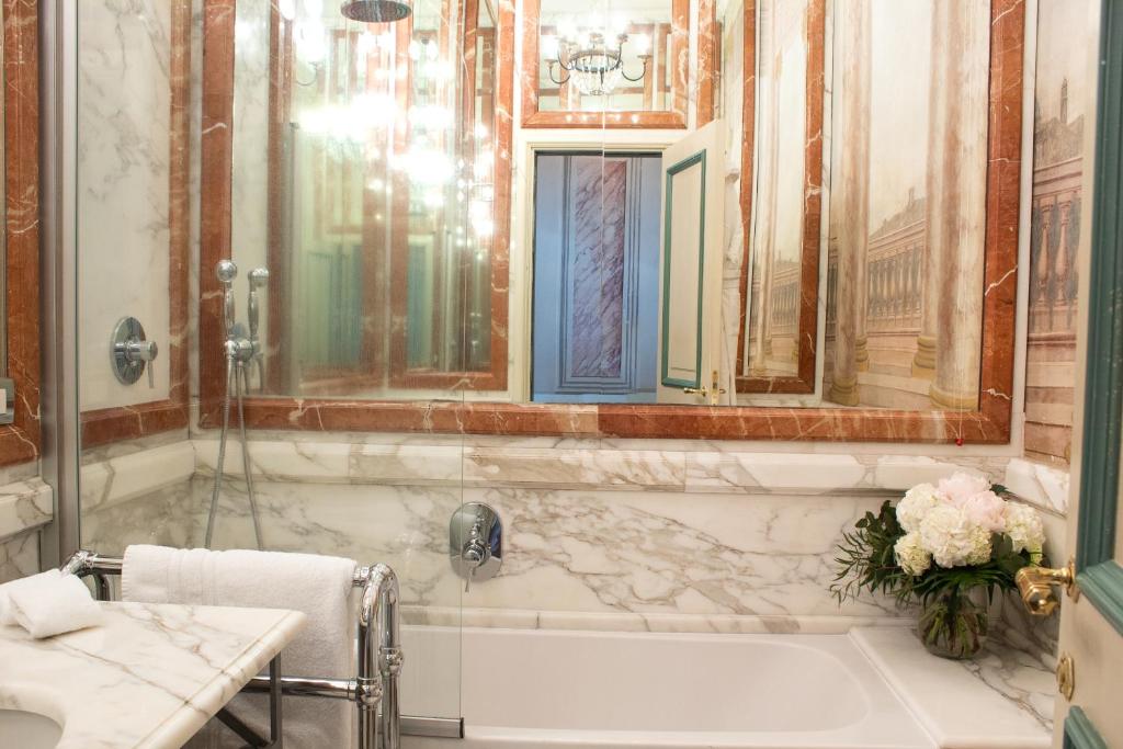 Deluxe Double or Twin Room with Terrace @ Grand Hotel Continental Siena   Starhotels Collezione