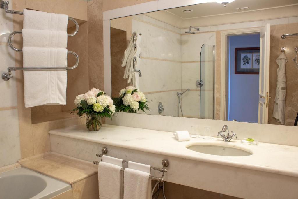 Noble Junior Suite  @ Grand Hotel Continental Siena   Starhotels Collezione