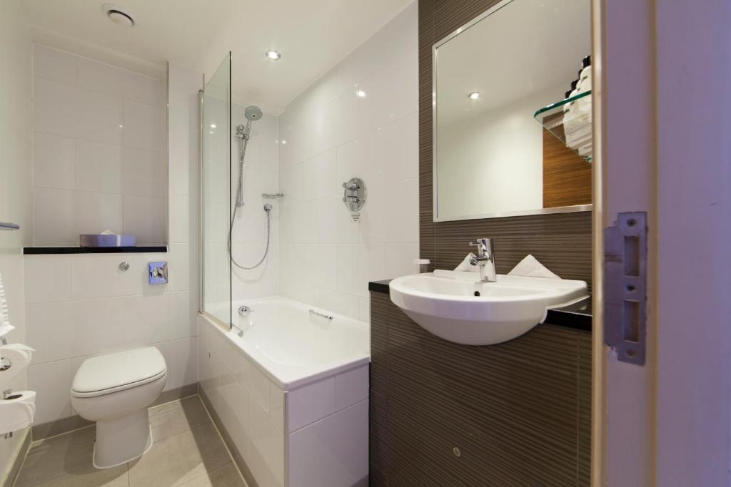 Deluxe King Garden View