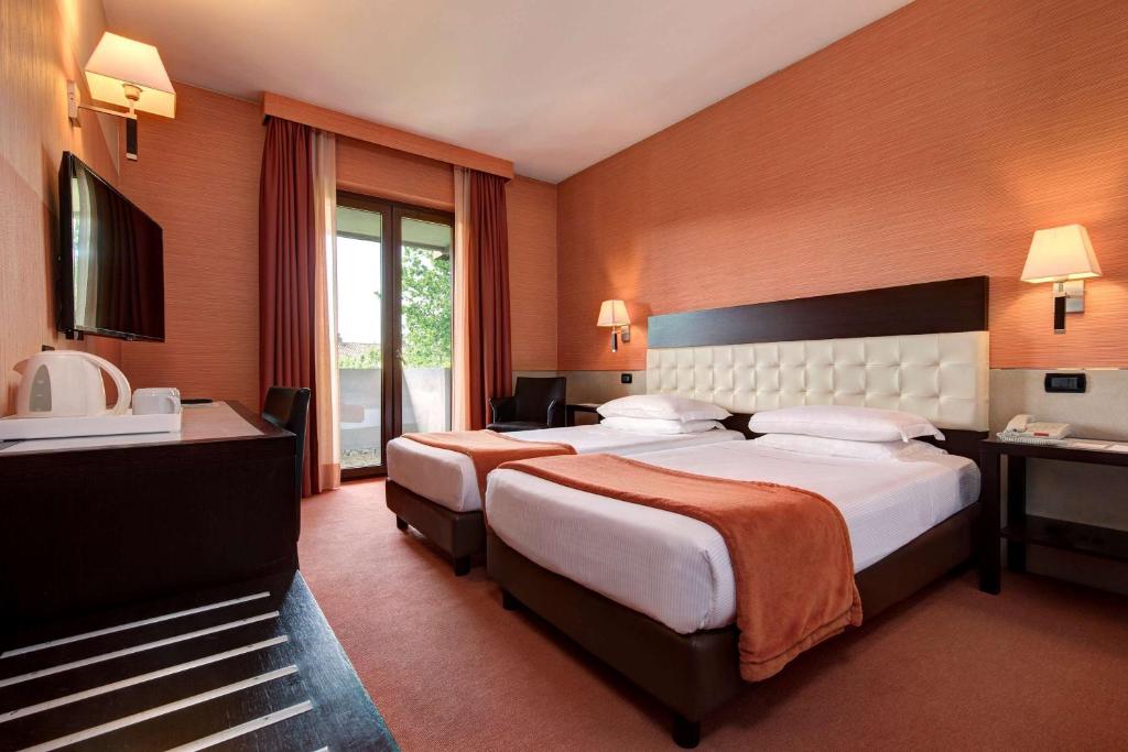 Double Room with Two Single Beds