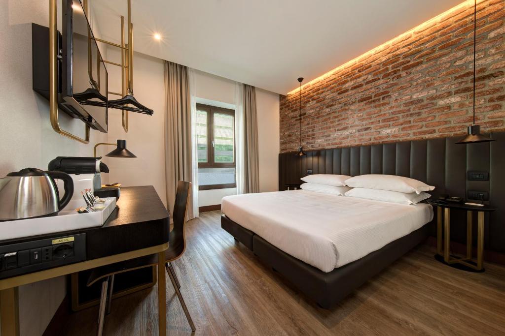 Two Connecting Double Rooms