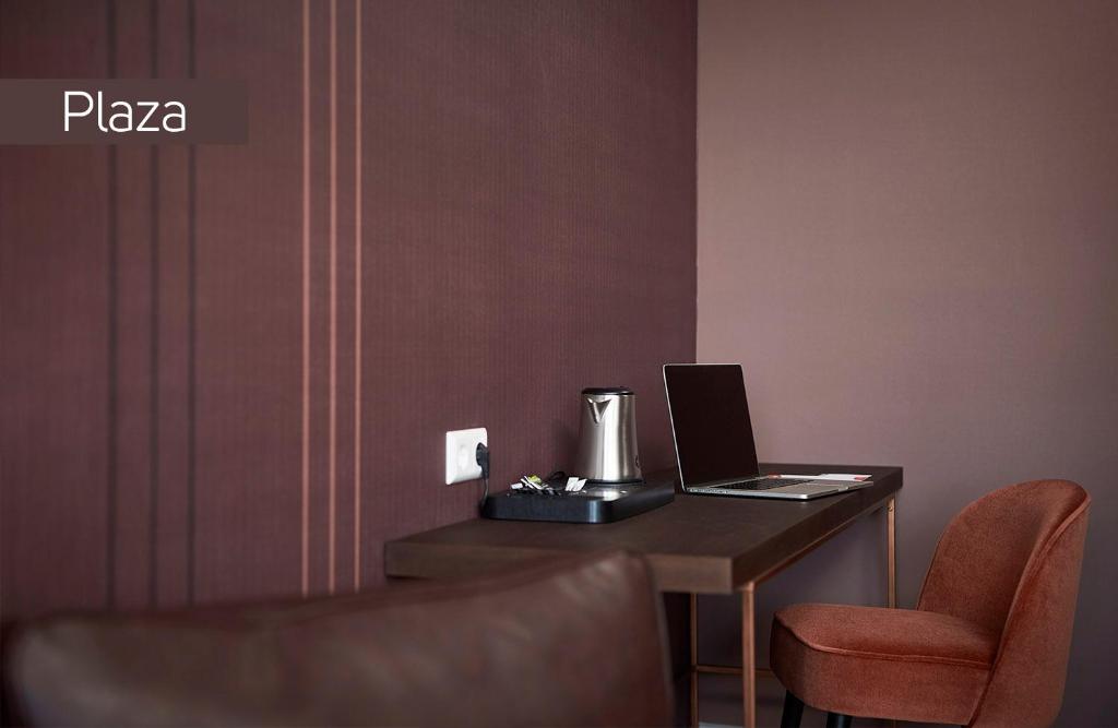 Plaza Twin Room - Disability Access
