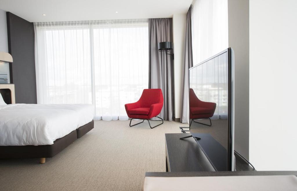 Junior Suite with Spa Access