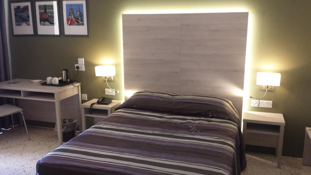 Superior Double or Twin Room with Pool View