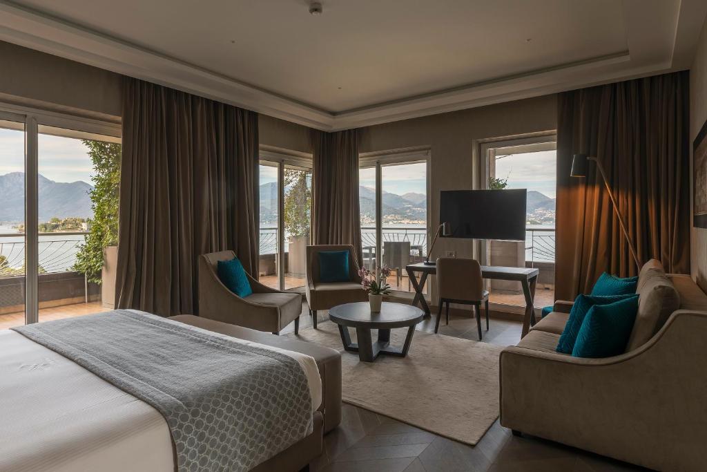 Corner Junior Suite with lake view