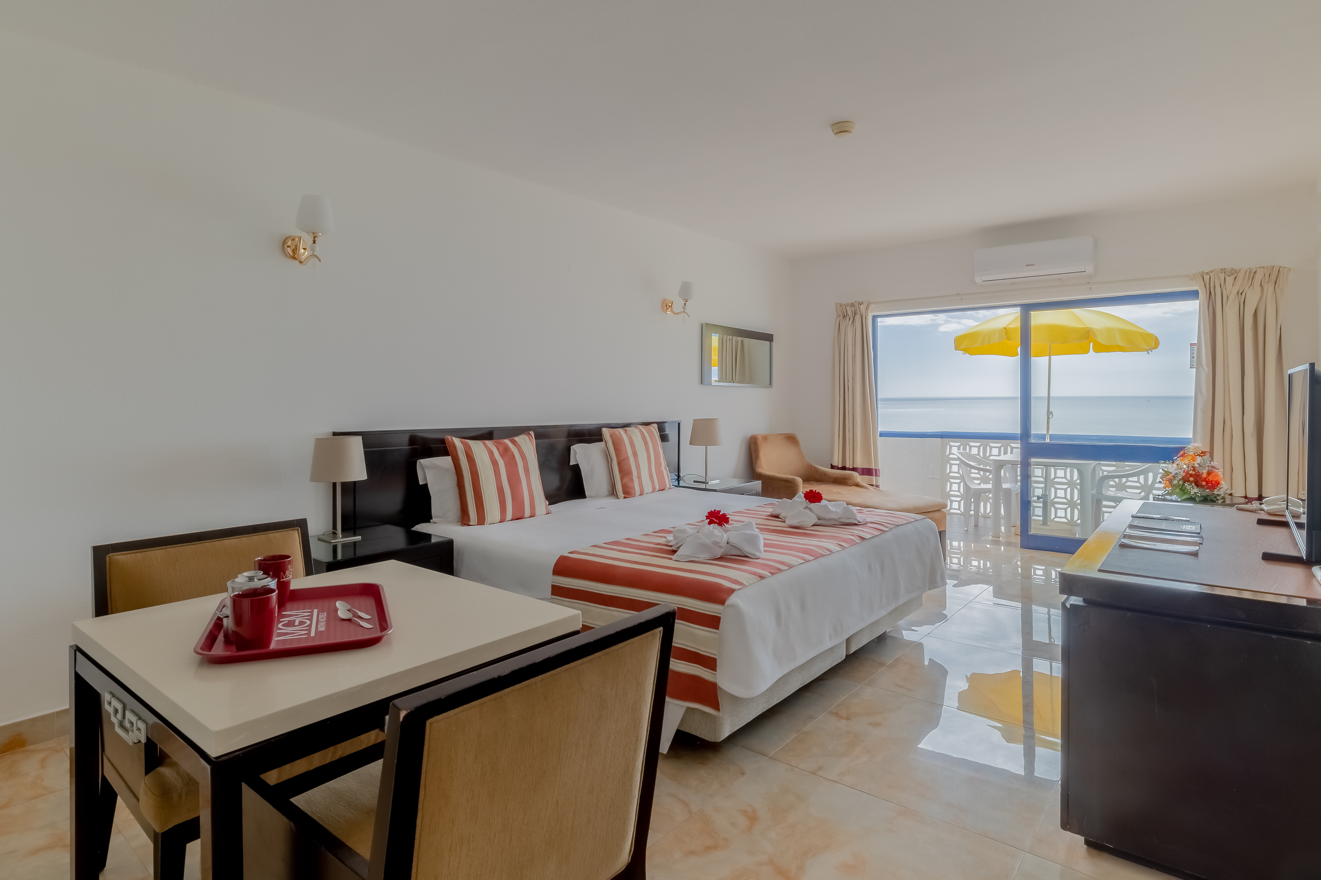 Deluxe Studio Apartment