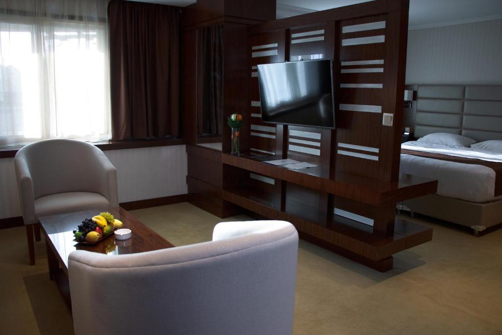 Senior Suite