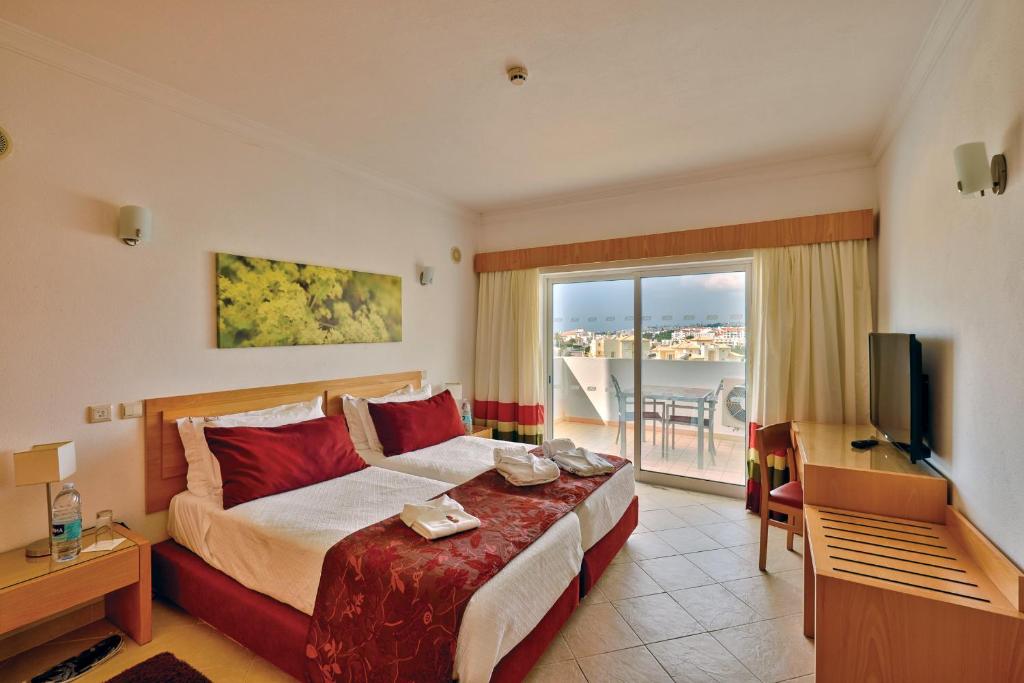 Deluxe One-Bedroom Apartment (2 Adults)
