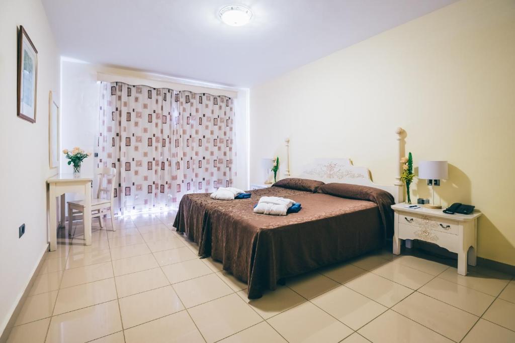 Family Room Pool/Sea View 6pax