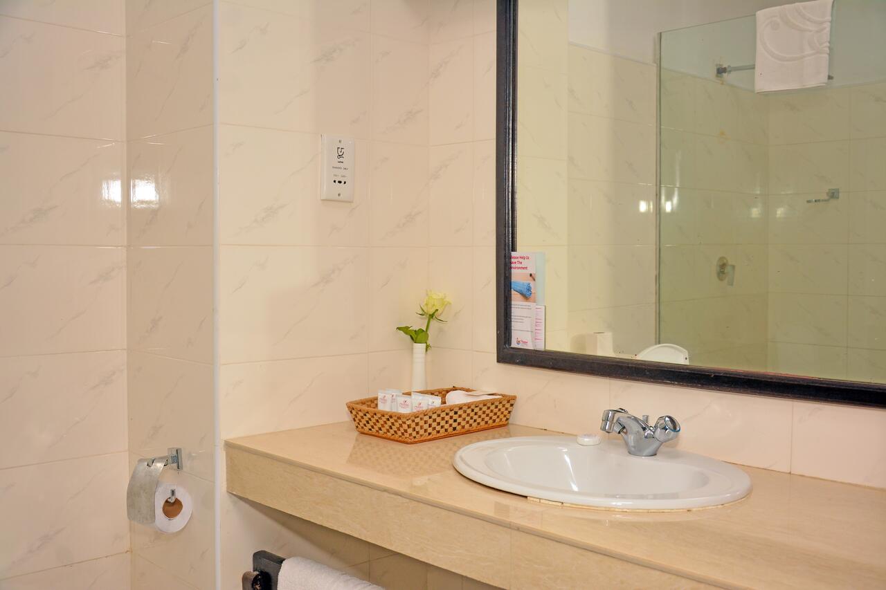 PrideInn Flamingo Beach Resort & Spa