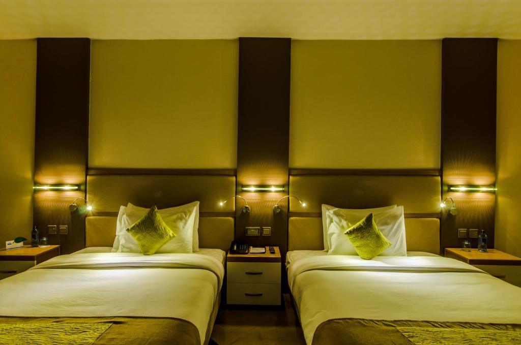 Standard Twin Room