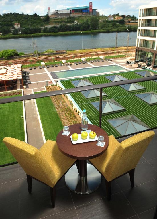 Twin Pool View