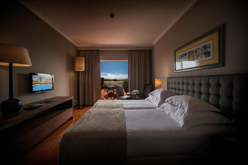 Twin River View with extra bed adult