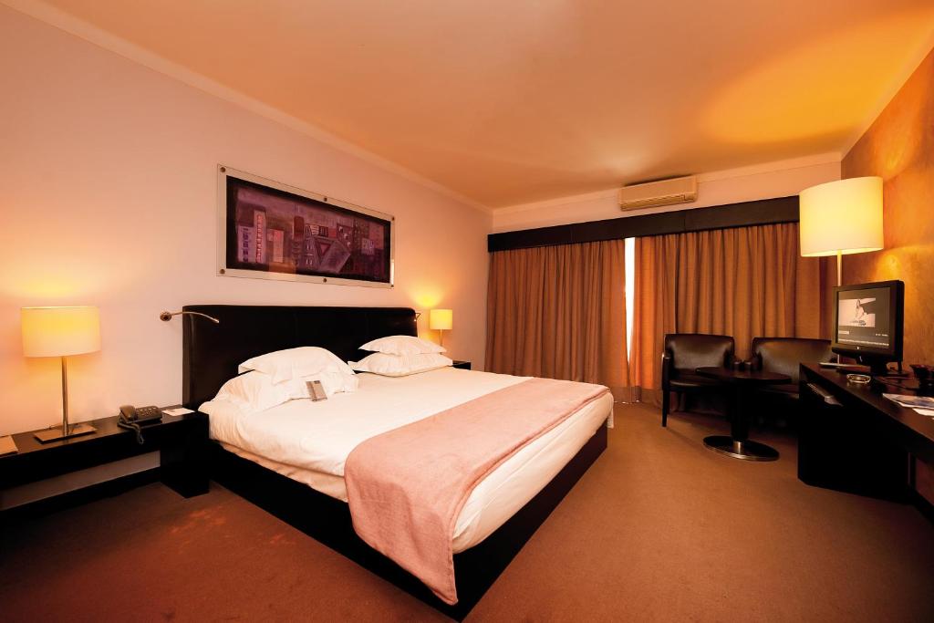 Twin Room with Pool View