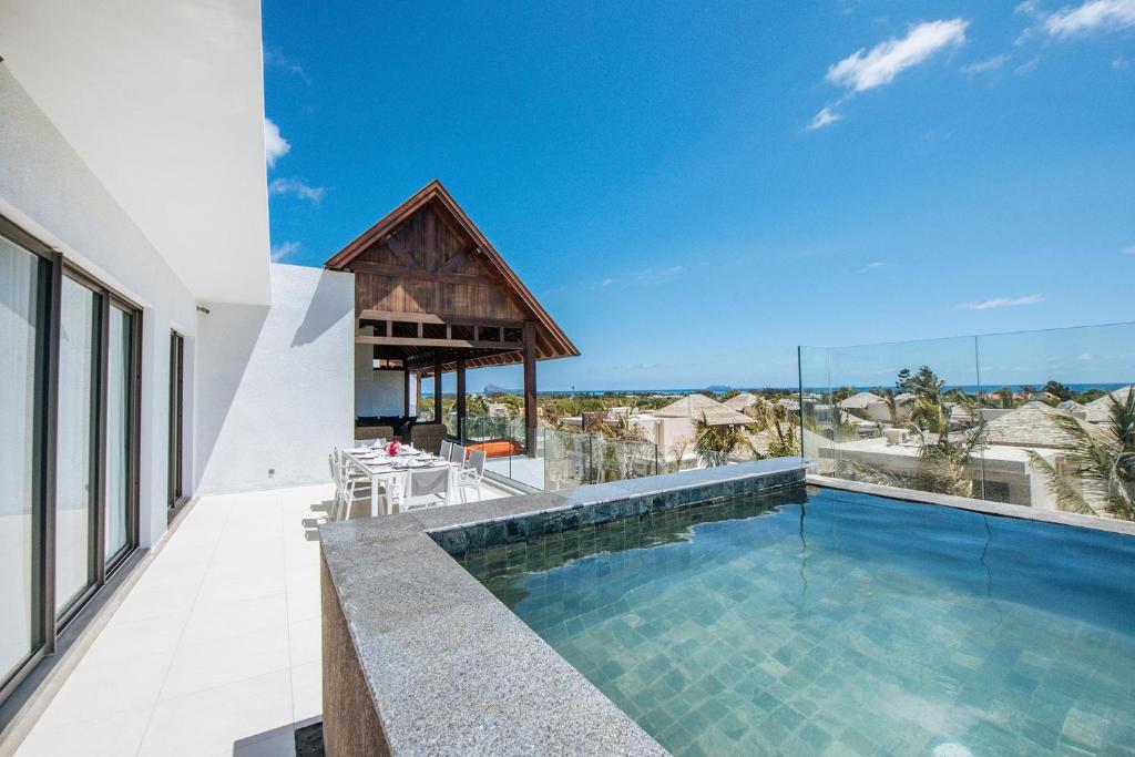 3 bedroom Penthouse Pool Suite