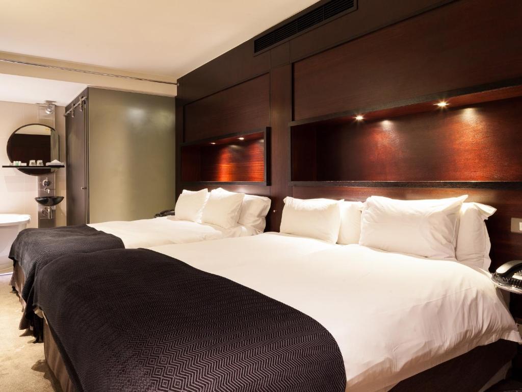 Family Suite (2 Adults + 2 Children)