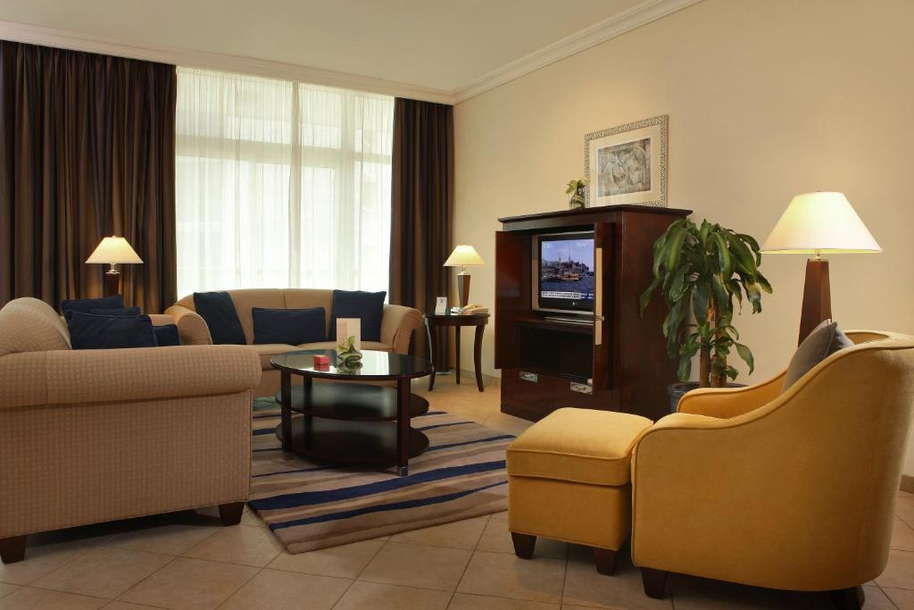 Sea View Three Bedroom Apartment with Balcony