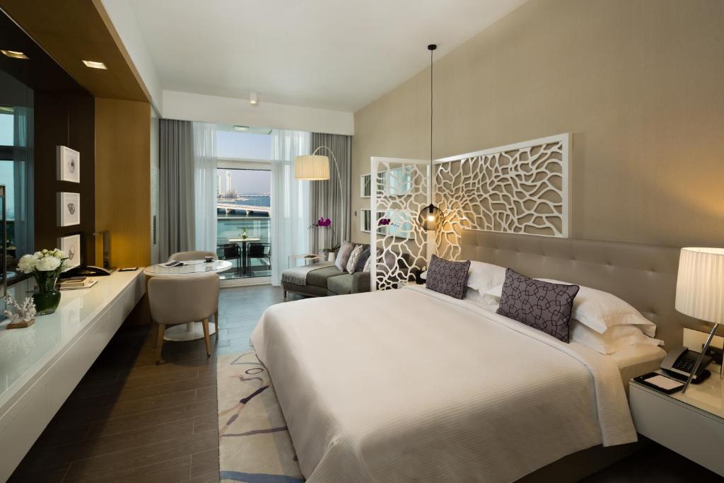 Sea View Studio Apartment with Balcony