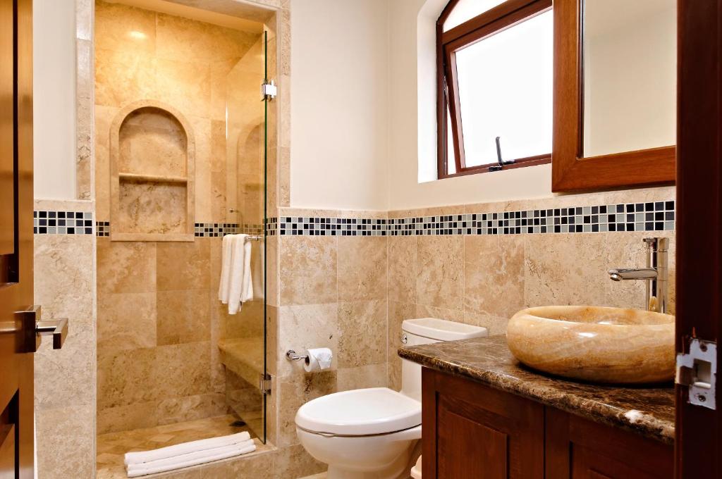 Three-Bedroom Suite - Non-Smoking