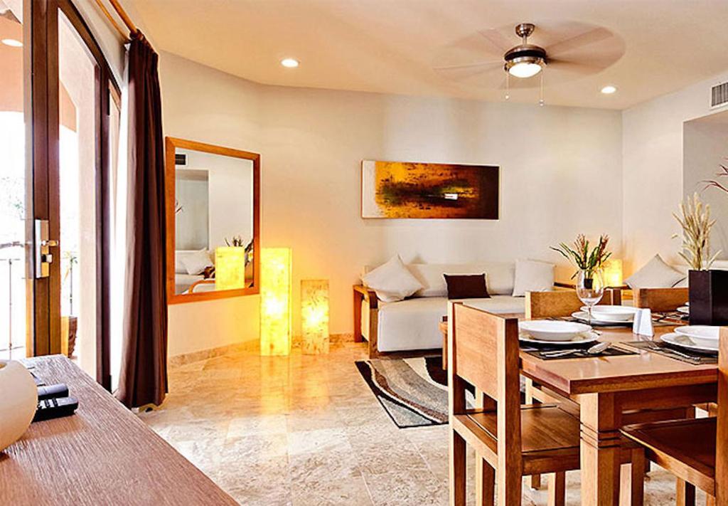 One-Bedroom Superior King Suite with Ocean View - Non-Smoking