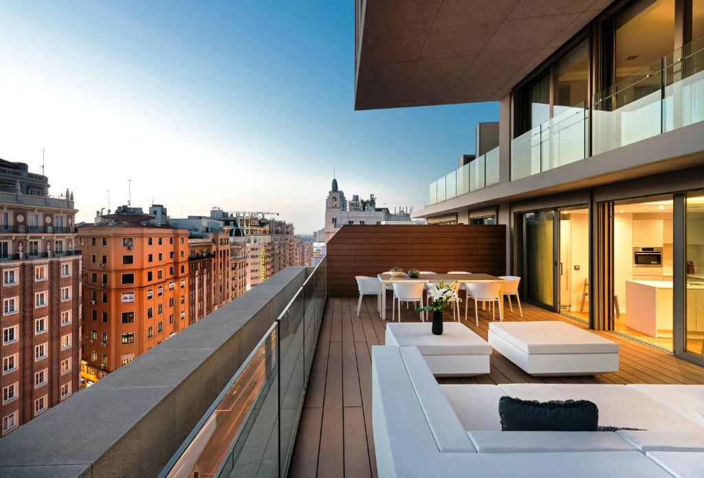 Skyline 4 Bedroom Duplex Apartment with terrace