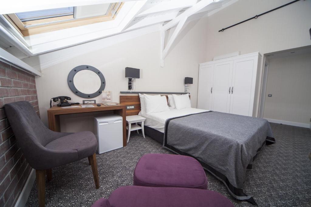 Roof Deluxe Double Room with City View