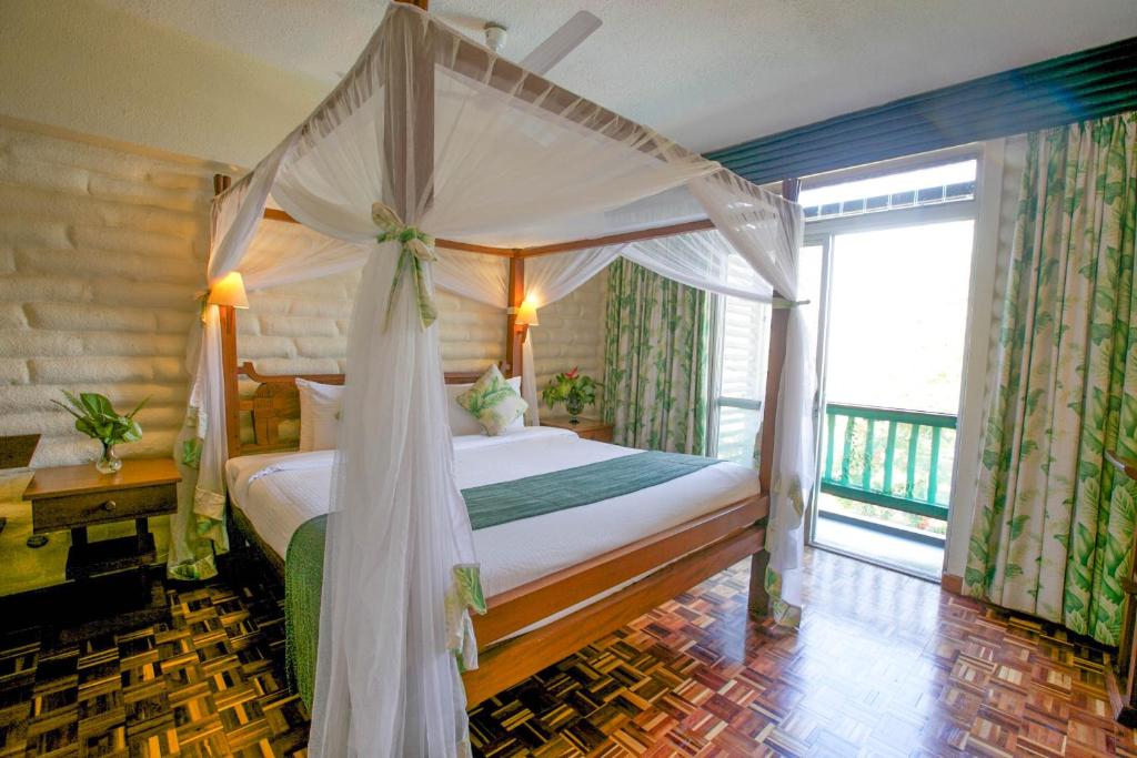 Resort Suites with Lounge, Double bed.