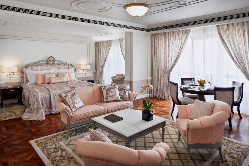 Junior Suite with City View