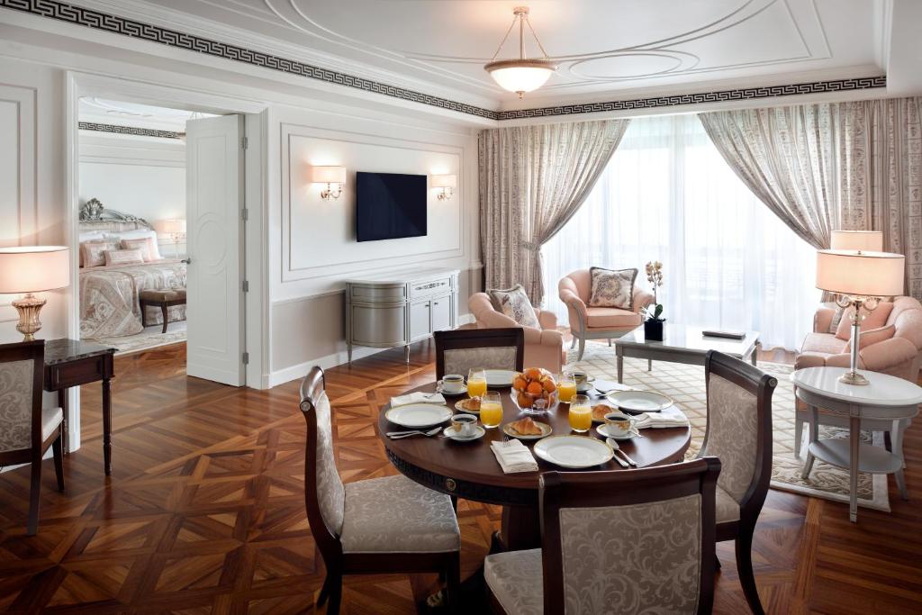 Grand Suite with City View