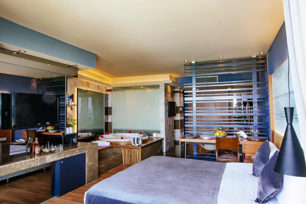 Deluxe Double Room with Bath